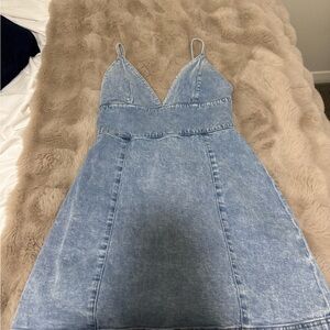 alice and olivia devin dress